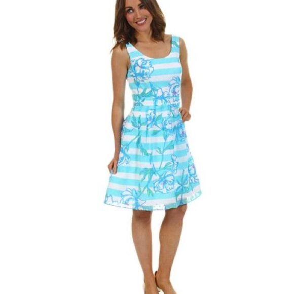 Lilly Pulitzer Roswell Posley Shorely Blue Size 2 - Picture 1 of 6